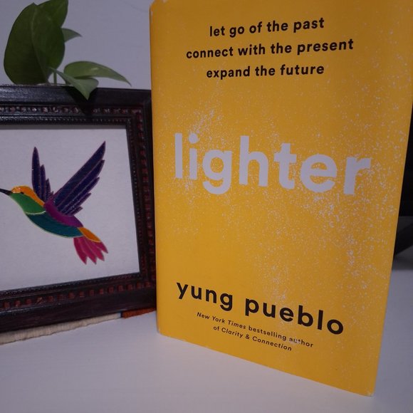 Books - Picture 4 of 6